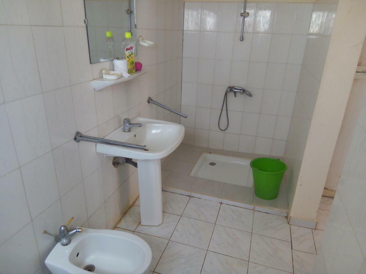 Chez Max Et Khady Apartment Dakar Exterior photo